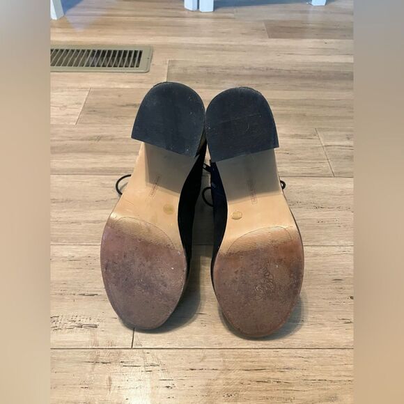 Vince Camuto black suede lace up side zip heeled boots. Size 8 - Picture 8 of 8